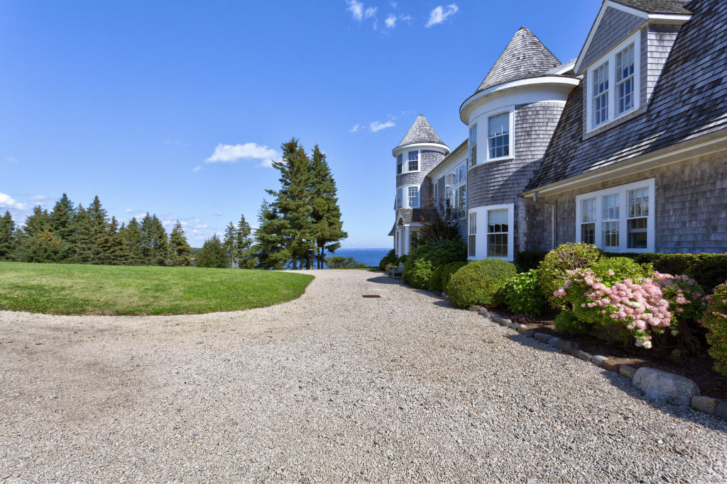 11 bedroom stately home for sale in Nova Scotia, Mahone Bay, Canada