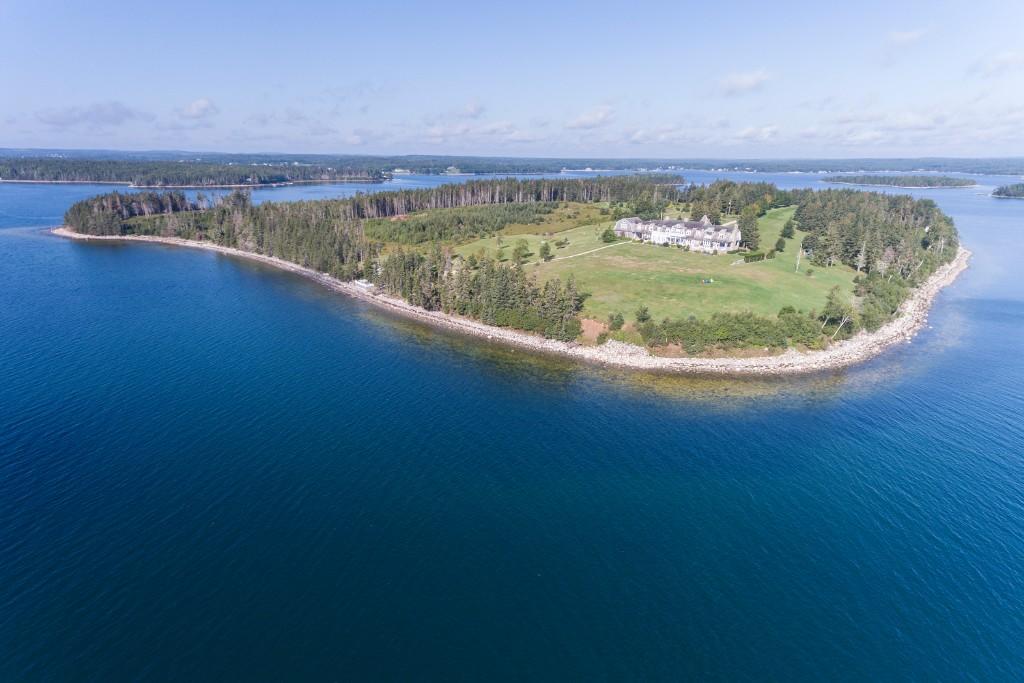 11 bedroom stately home for sale in Nova Scotia, Mahone Bay, Canada