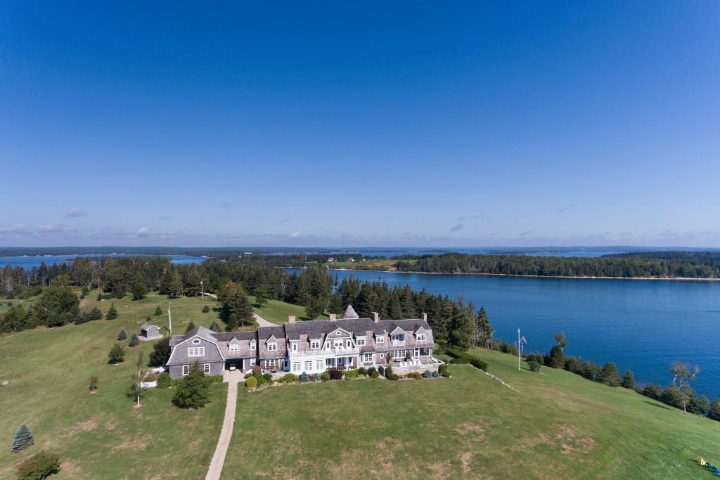 11 bedroom stately home for sale in Nova Scotia, Mahone Bay, Canada