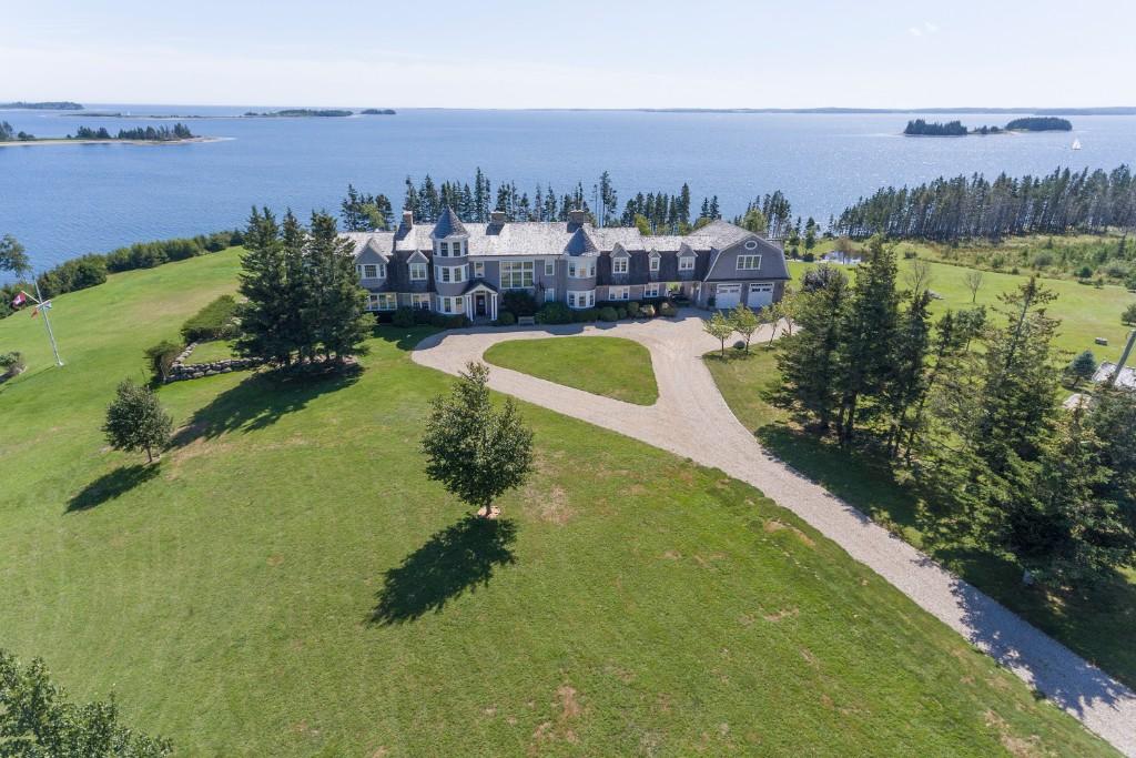 11 bedroom stately home for sale in Nova Scotia, Mahone Bay, Canada