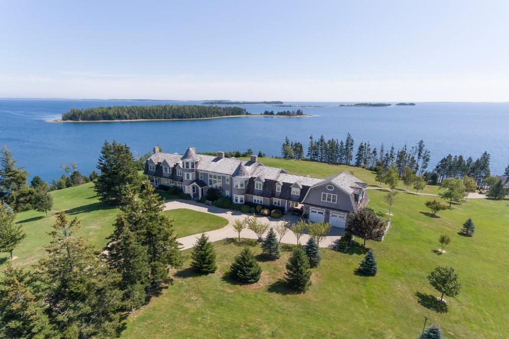 11 bedroom stately home for sale in Nova Scotia, Mahone Bay, Canada