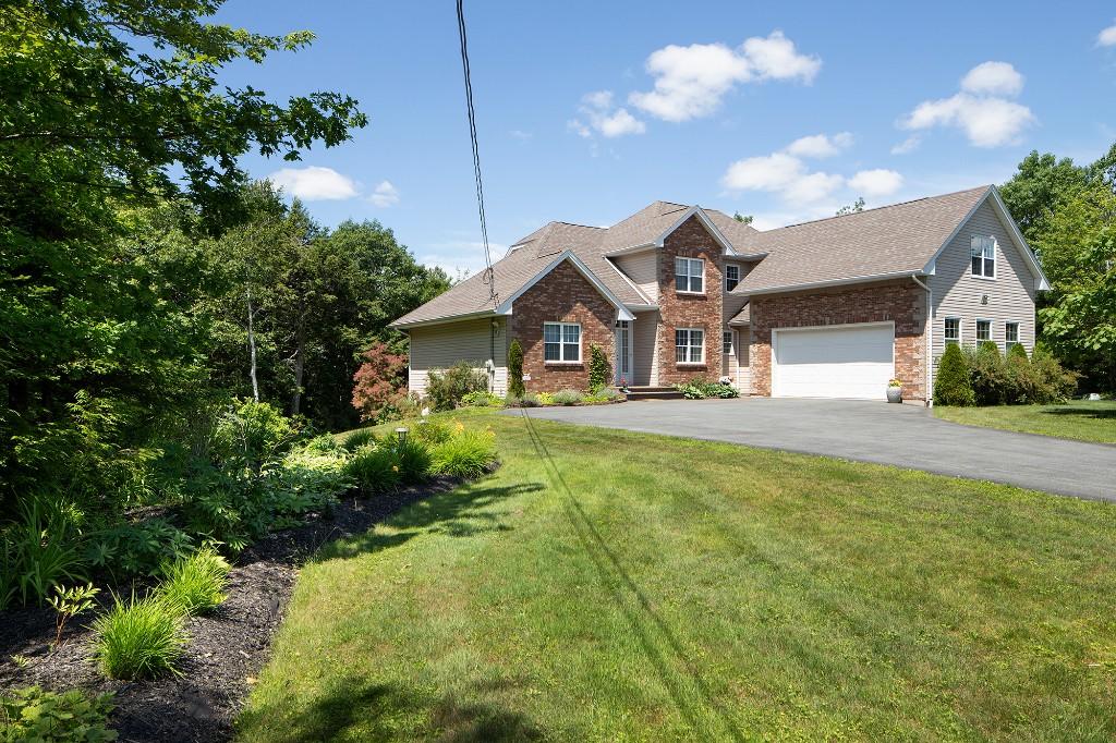 4 bedroom detached house for sale in Fall River, Nova Scotia, Canada