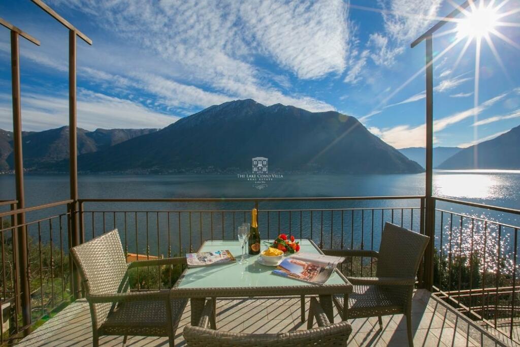 2 bedroom Apartment for sale in Lombardy, Como, Como