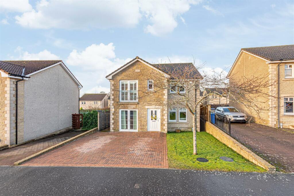 4 bedroom detached house for sale in 10 Wemyss Avenue, Blairhall, KY12