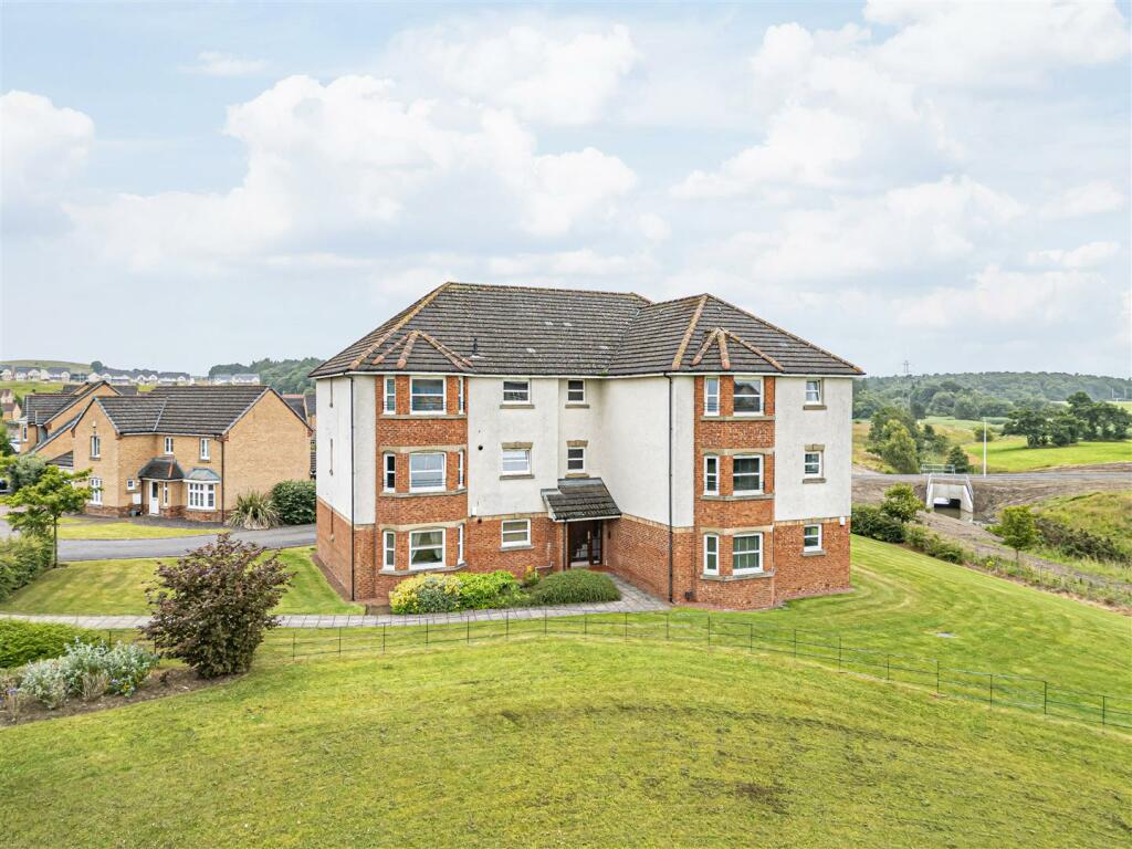 2 bedroom ground floor flat for sale in Flat C, 2 Kingfisher Place