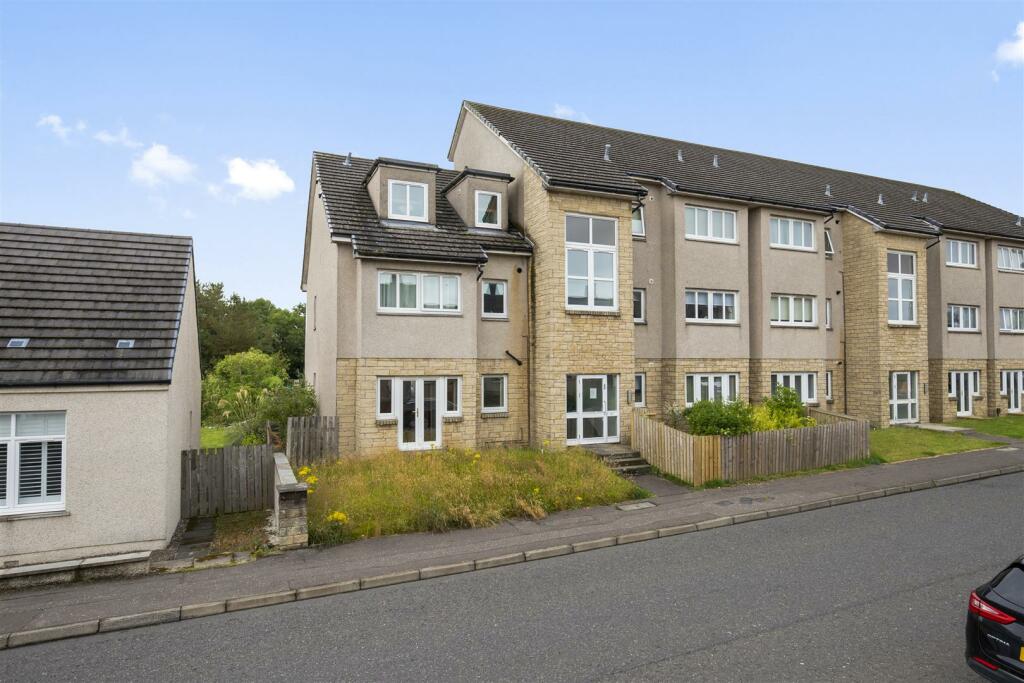 2 bedroom ground floor flat for sale in 47B Oakfield Street, Kelty, KY4