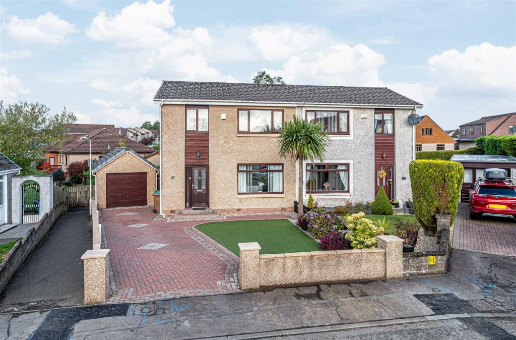 2 bedroom semidetached house for sale in 67 Glenfield Road