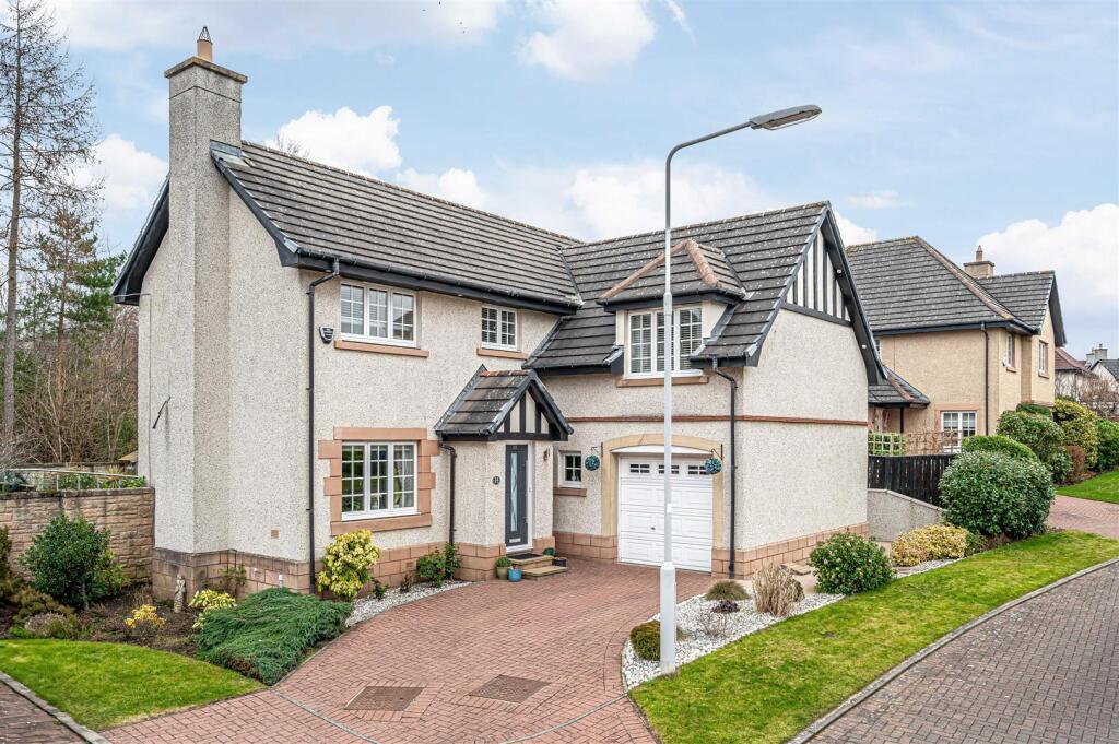 Main image of property: 14 Blackwood Way, Dunfermline, KY11 8TD