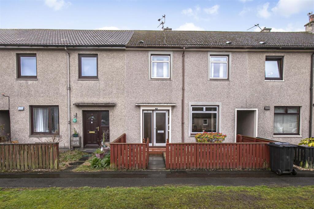 Main image of property: 18 Capledrae Court, Ballingry, KY5 8JG