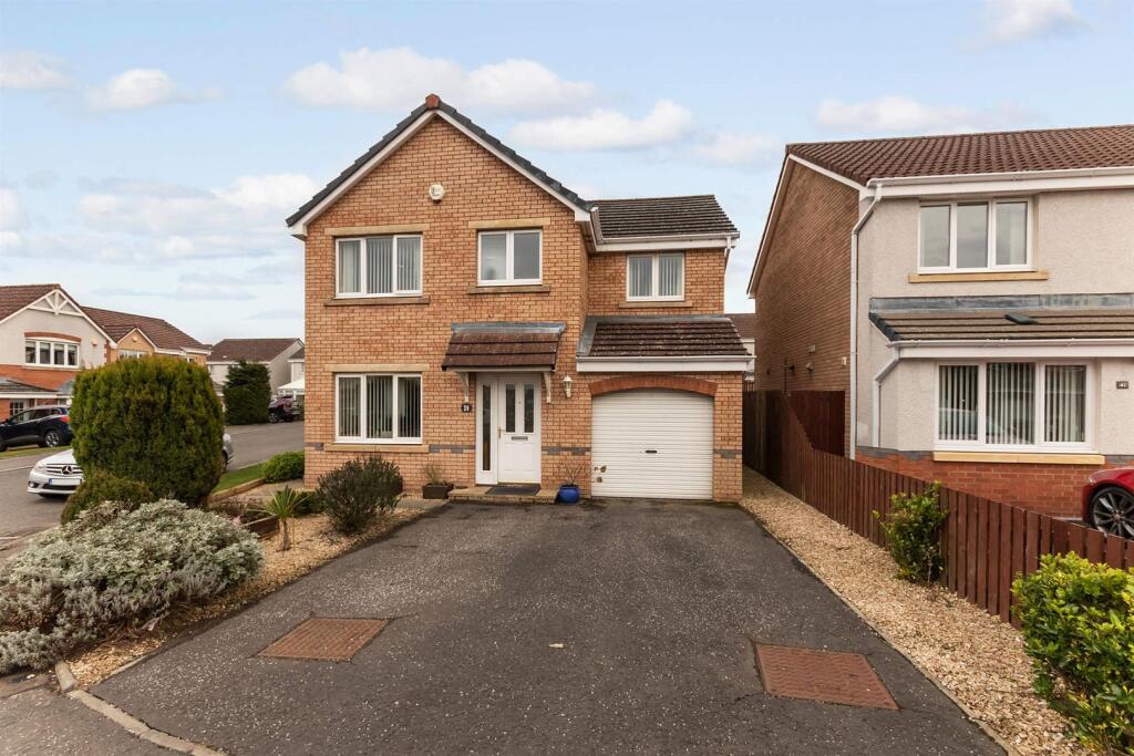 Main image of property: 39 Priorwood Drive, Dunfermline, KY11 8FG