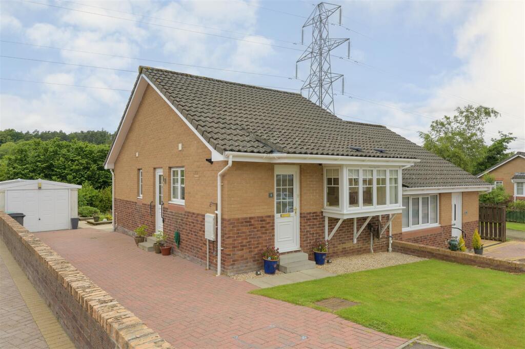 Main image of property: 11 Ellon Place, Dunfermline, KY12 0SS