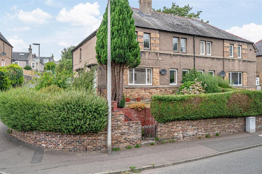 2 bedroom ground floor flat