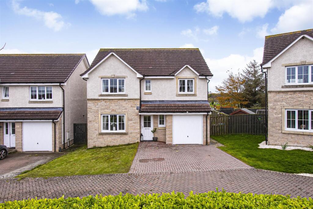 Main image of property: 27 Jennie Lee Road, Cowdenbeath, KY4 9FB