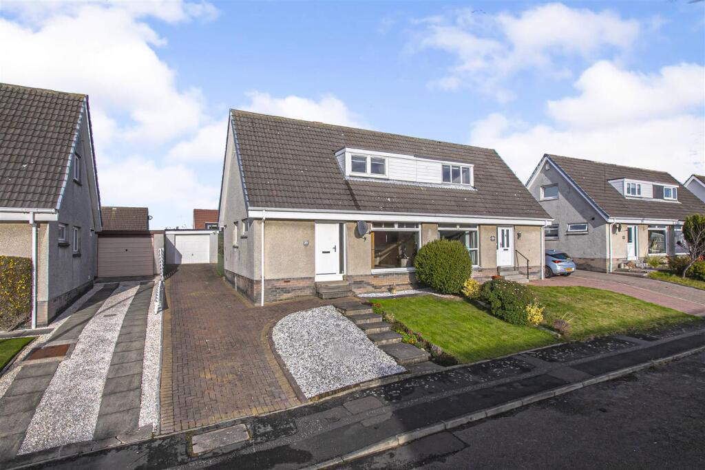 Main image of property: 39 Burt Grove, Dunfermline, KY11 8DQ