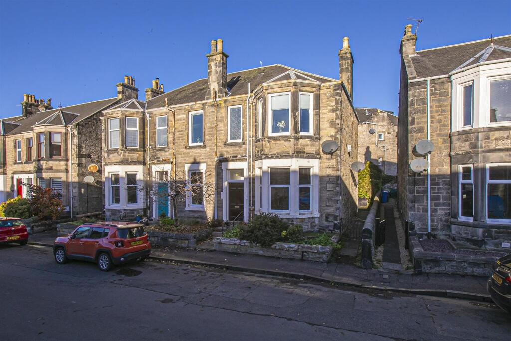 Main image of property: 82 Brucefield Avenue, Dunfermline