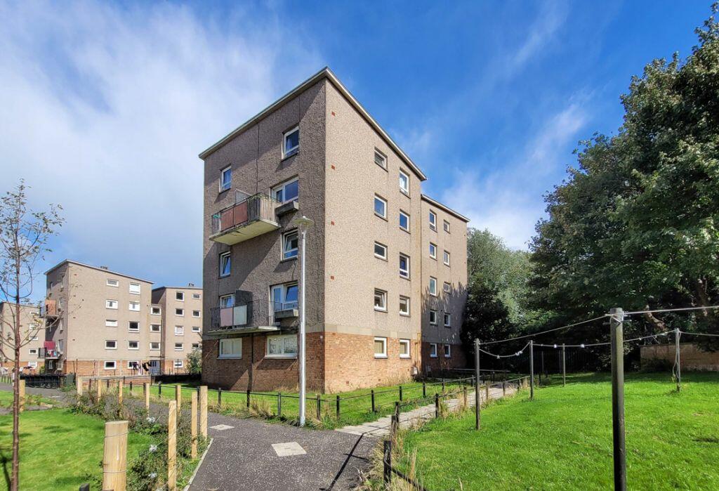 Main image of property: 7/5 Northfield Grove, Edinburgh, EH8 7RL