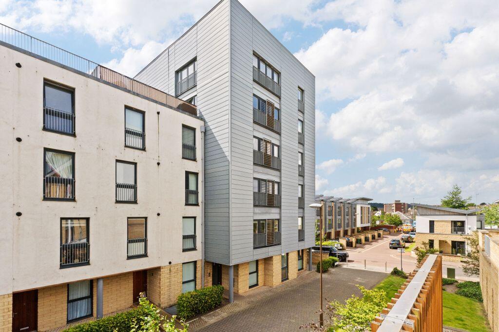 Main image of property: 2/12 Kimmerghame Path, EH4 2GN