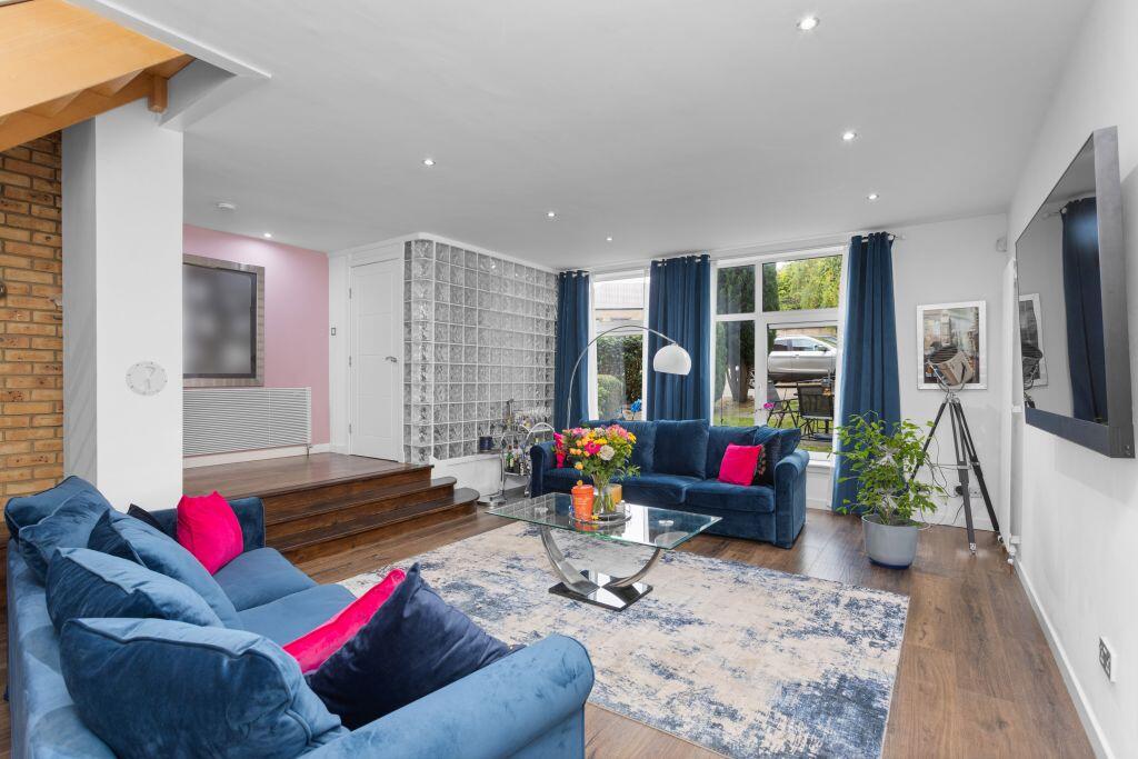 Main image of property: 24 Easter Dalry Rigg, Edinburgh, EH11 2TL