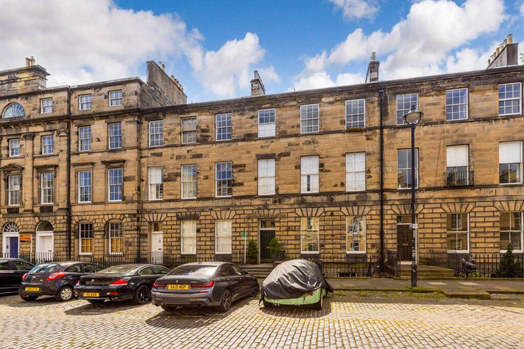 Main image of property: 9/6 Great King Street, New Town, Edinburgh, EH3 6QW