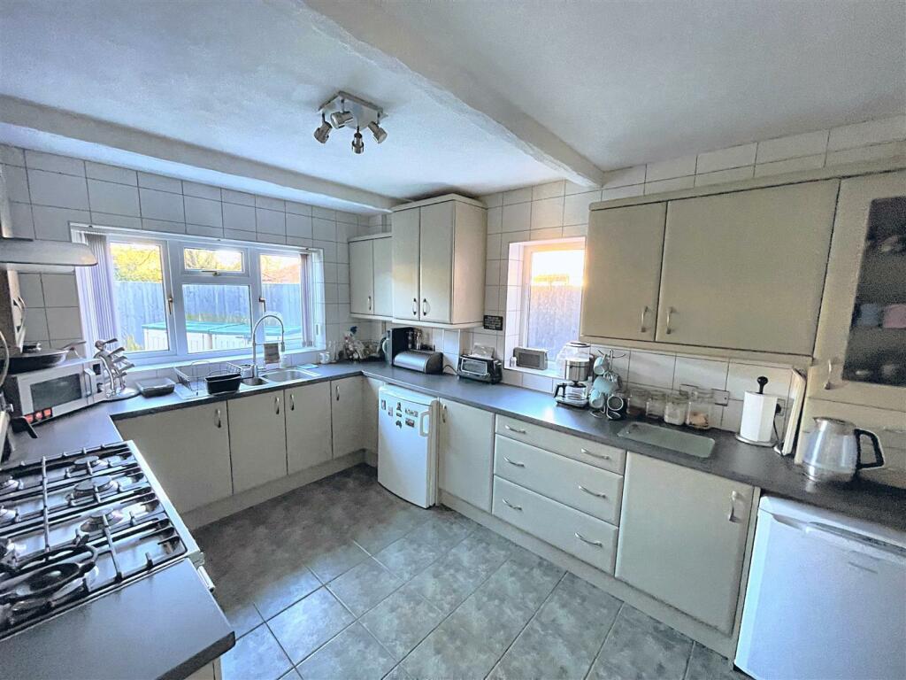 Additional property image - Dean Close, Worle, Weston super Mare
