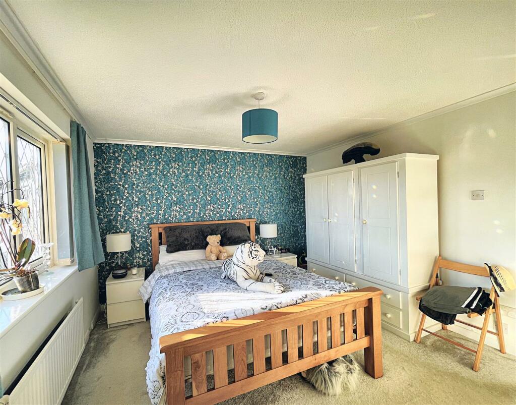Additional property image - Dean Close, Worle, Weston super Mare