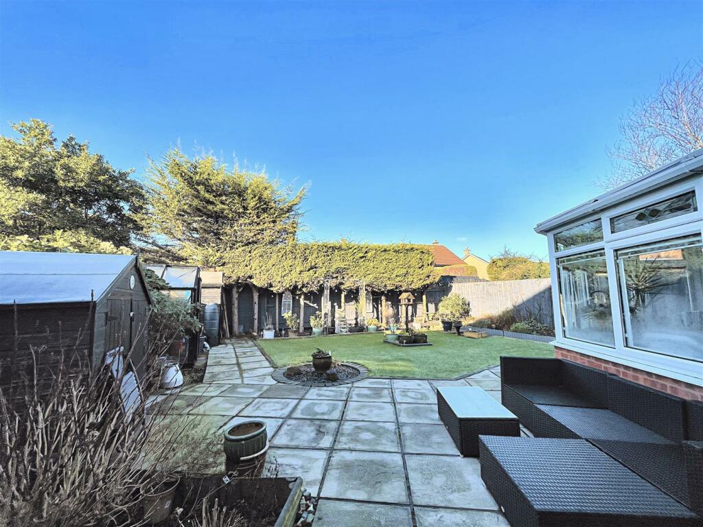 Additional property image - Dean Close, Worle, Weston super Mare