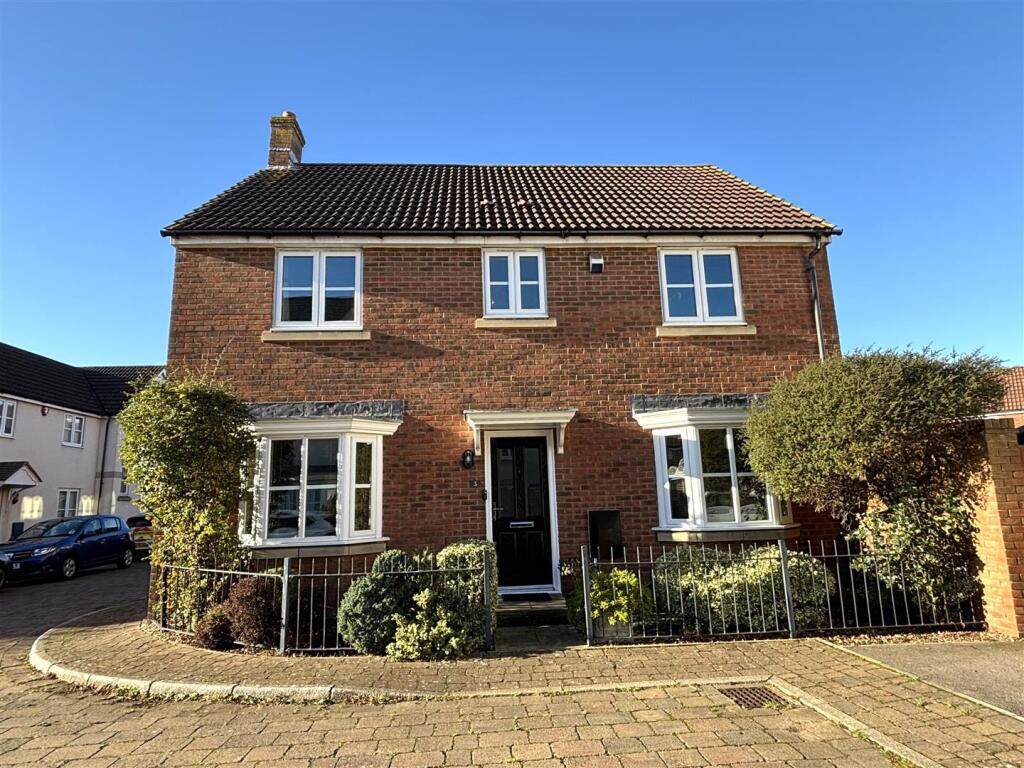 Main image of property: Hidcote Mews, Weston Village, Weston super Mare