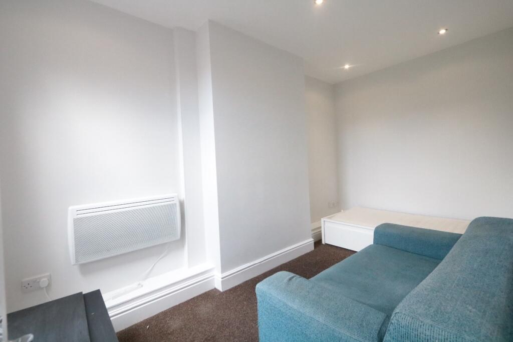 3 bedroom apartment for rent in Wilbraham Road, Chorlton, Manchester, M21