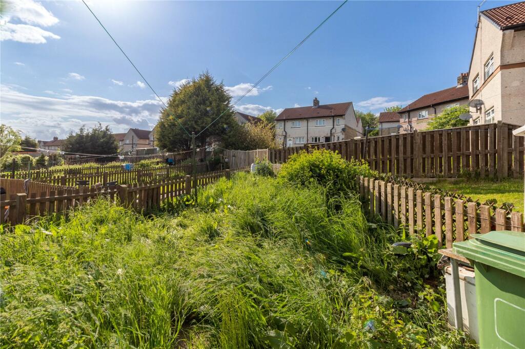 2 bedroom semidetached house for sale in Browning Road, Deighton