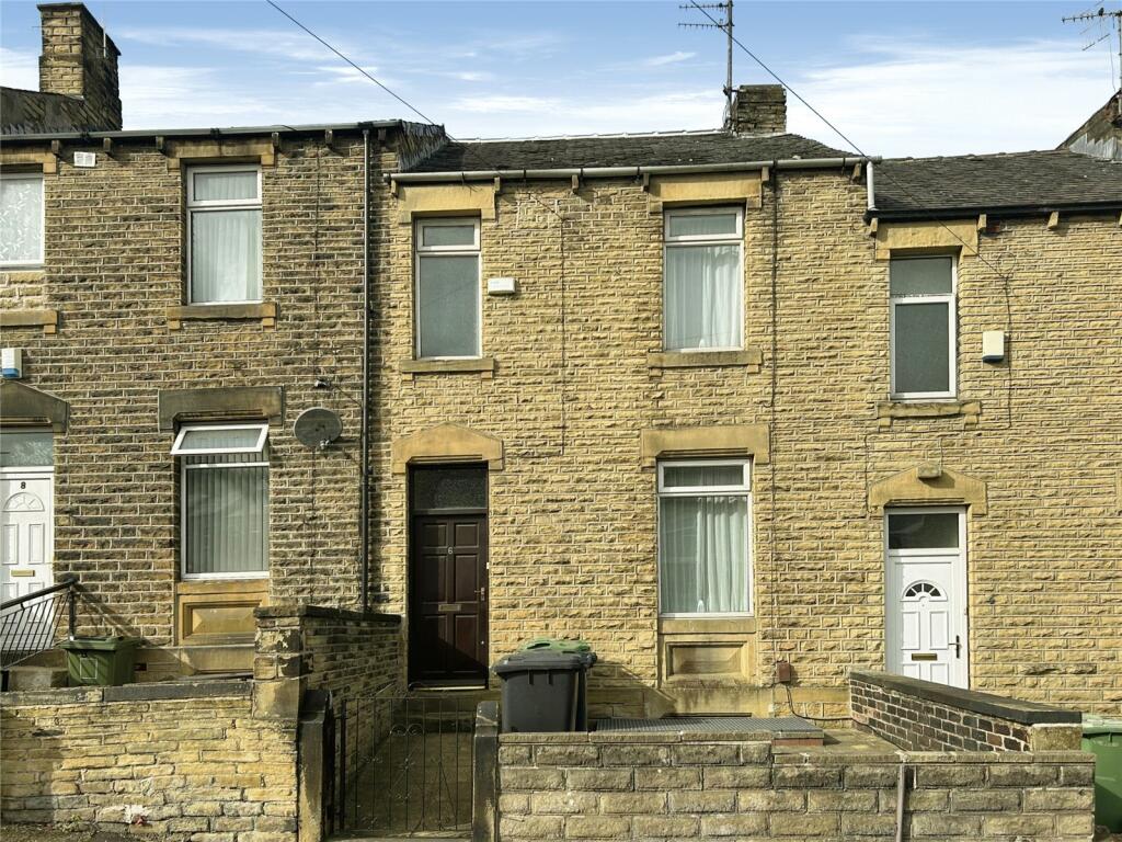 4 bedroom terraced house for rent in Malvern Road, Newsome, Huddersfield, HD4