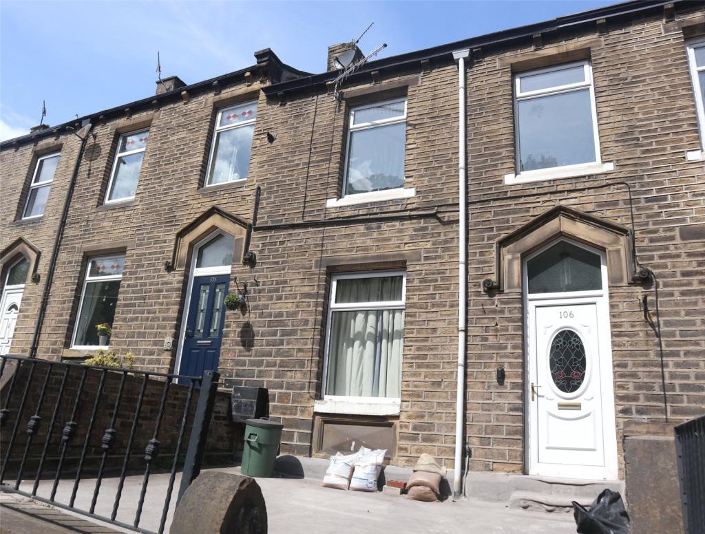 3 bedroom terraced house for rent in Woodhead Road, Lockwood