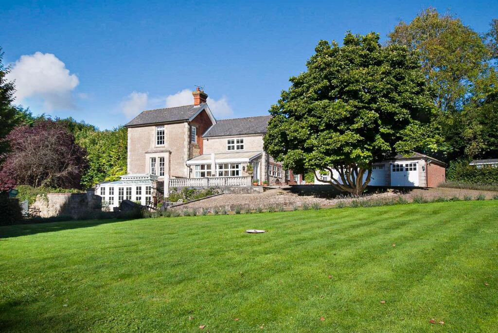 Main image of property: Canon Lane, Wateringbury, Maidstone, Kent, ME18