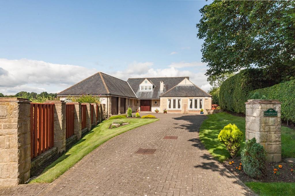 4 bedroom detached bungalow for sale in Daleview, 30 Holywood