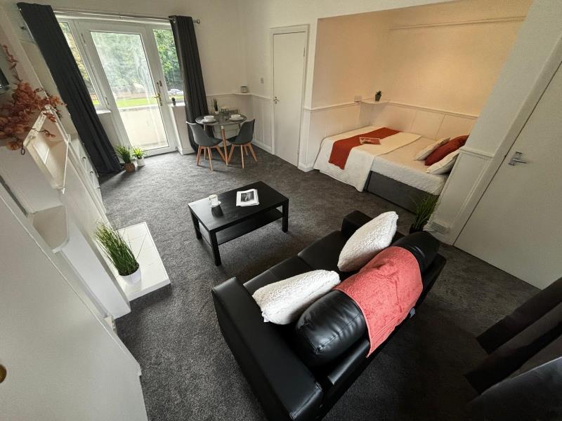 Main image of property: 5 Cumberland Court