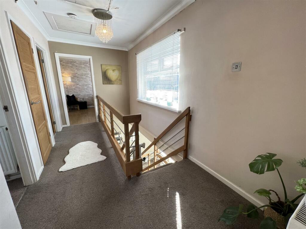 3 bedroom detached house for sale in Fairoak Close, Landare, CF44