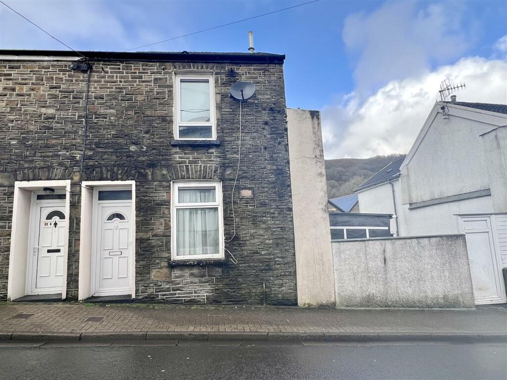 2 bedroom end of terrace house for sale in Fforchaman Road, Cwmaman