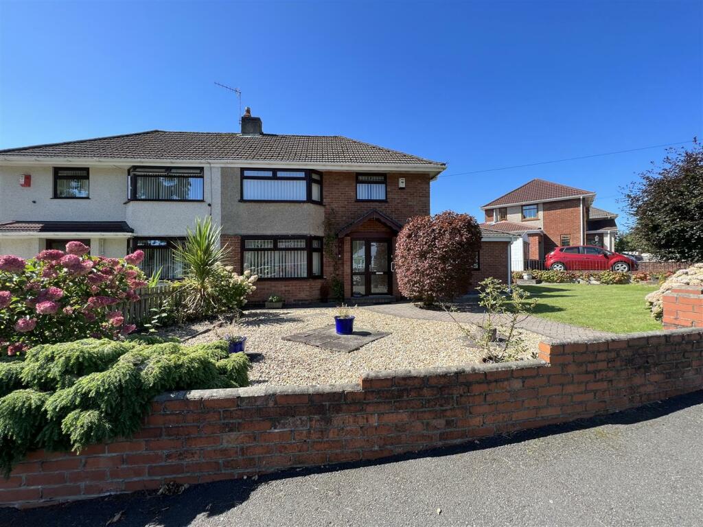 4 bedroom semidetached house for sale in Clwyd Avenue, Aberdare, CF44