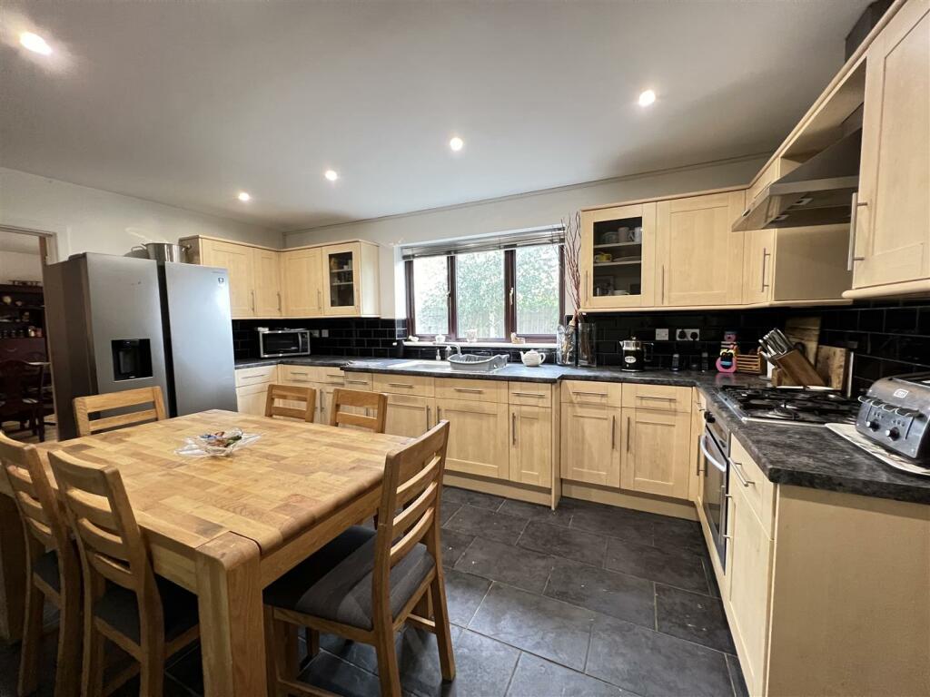 Additional property image - Penderyn Road, Hirwaun, Aberdare