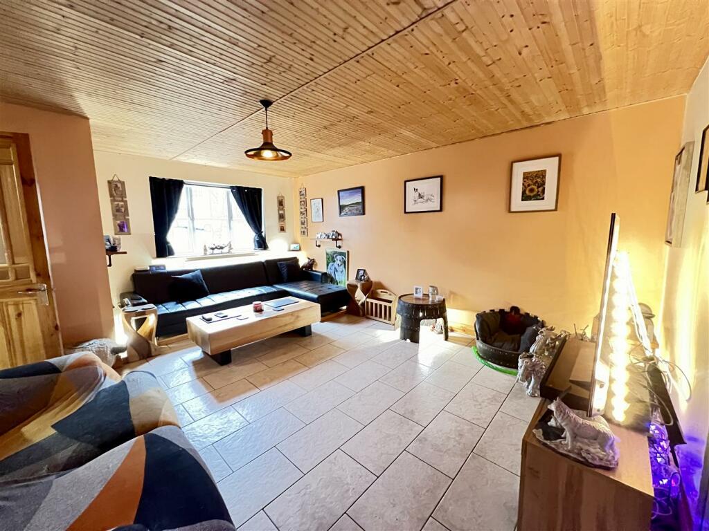 Additional property image - The Ridings, Aberdare