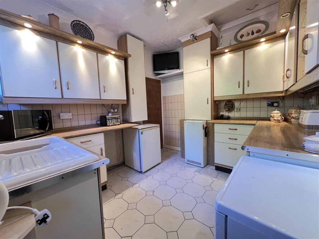 Additional property image - Fforchneol Row, Aberdare
