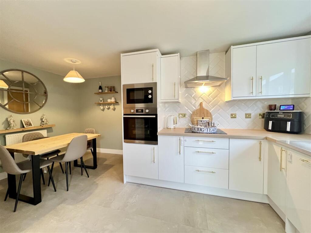 Additional property image - Cae Alaw Goch, Aberdare