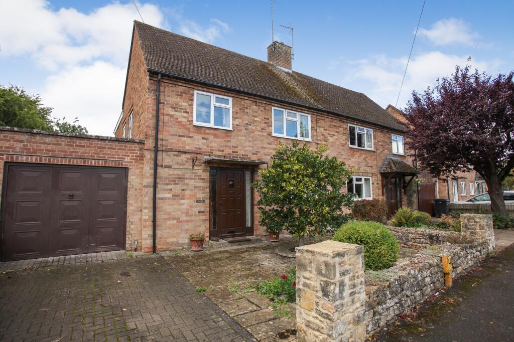 Main image of property: 1 Grays Lane, Moreton-in-Marsh, Gloucestershire. GL56 0LP