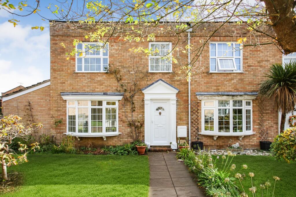 Main image of property: Fosseway Avenue, Moreton-in-Marsh, Gloucestershire. GL56 0EB