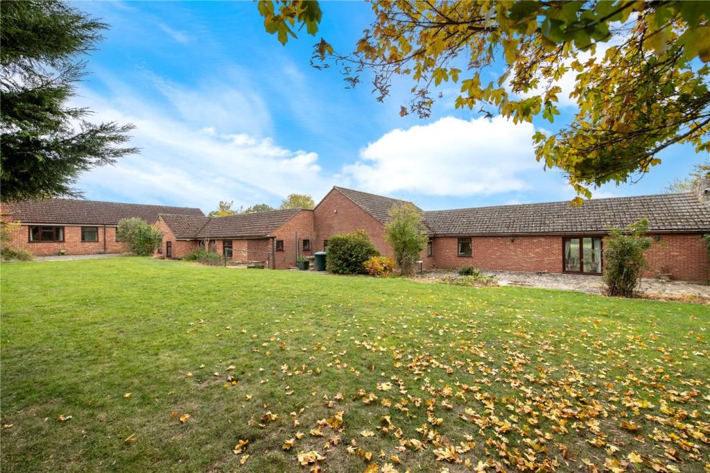 6 bedroom bungalow for sale in Bulby, Bourne, Lincolnshire, PE10