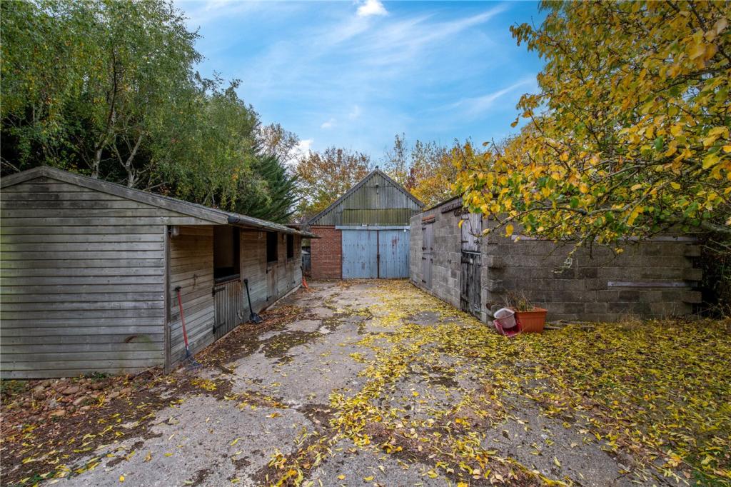 6 bedroom bungalow for sale in Bulby, Bourne, Lincolnshire, PE10