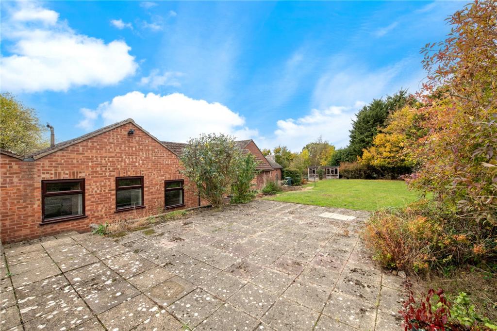 6 bedroom bungalow for sale in Bulby, Bourne, Lincolnshire, PE10