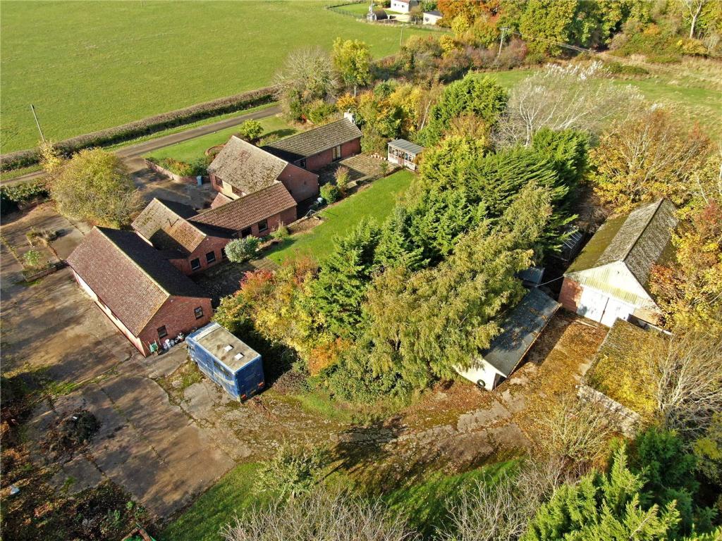 6 bedroom bungalow for sale in Bulby, Bourne, Lincolnshire, PE10