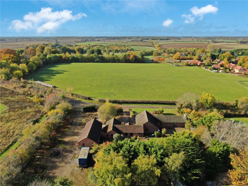 6 bedroom bungalow for sale in Bulby, Bourne, Lincolnshire, PE10