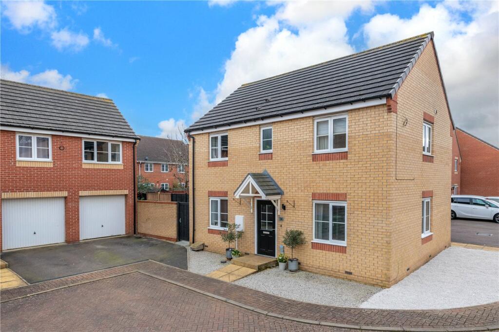 3 bedroom detached house for sale in Silverstone Road, Bourne