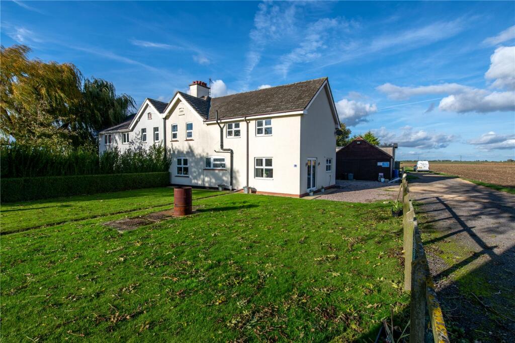 4 bedroom semidetached house for sale in High Road, Moulton, Spalding